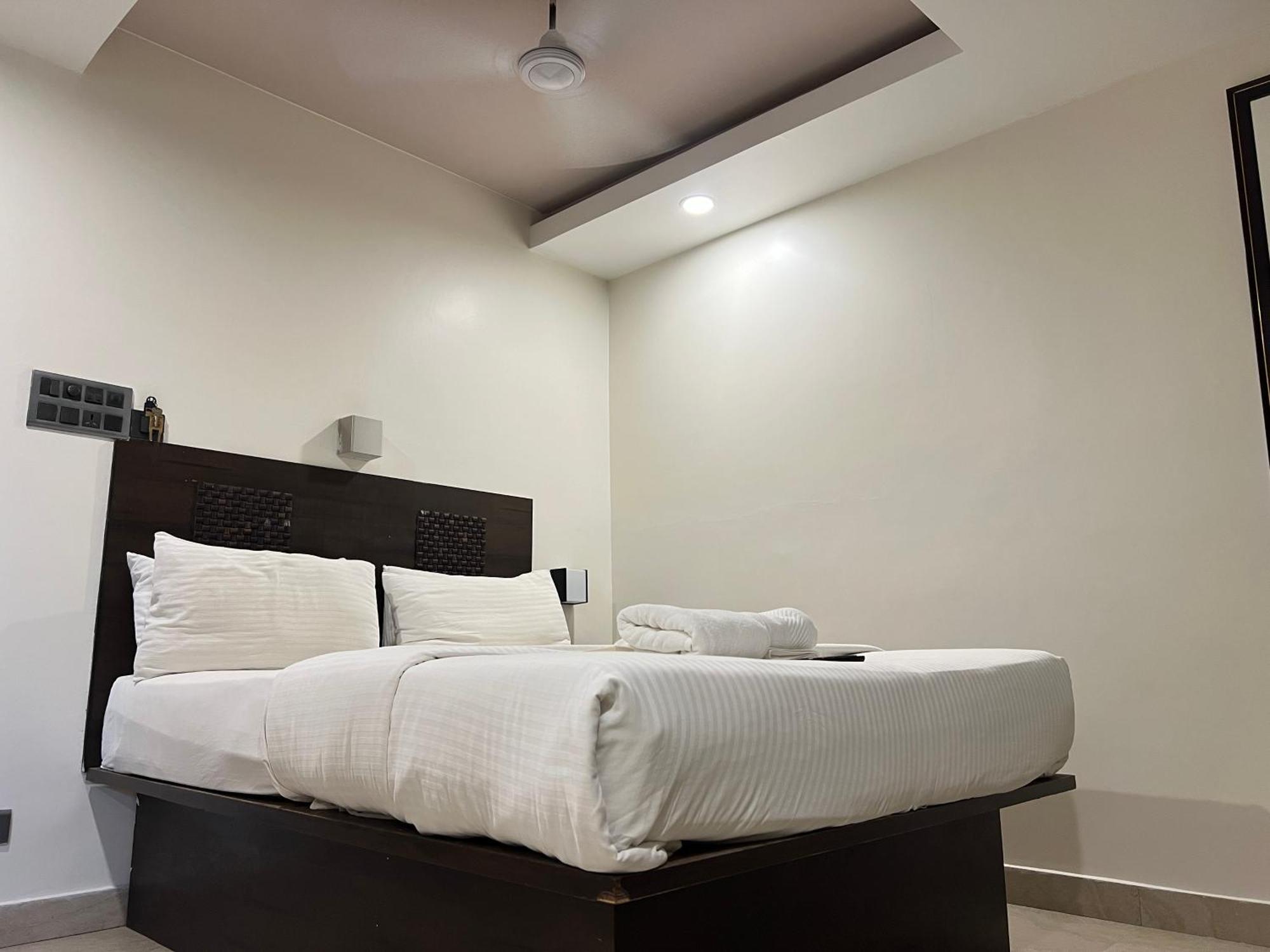 Diviyum Manor Hotell Port Blair Exteriör bild