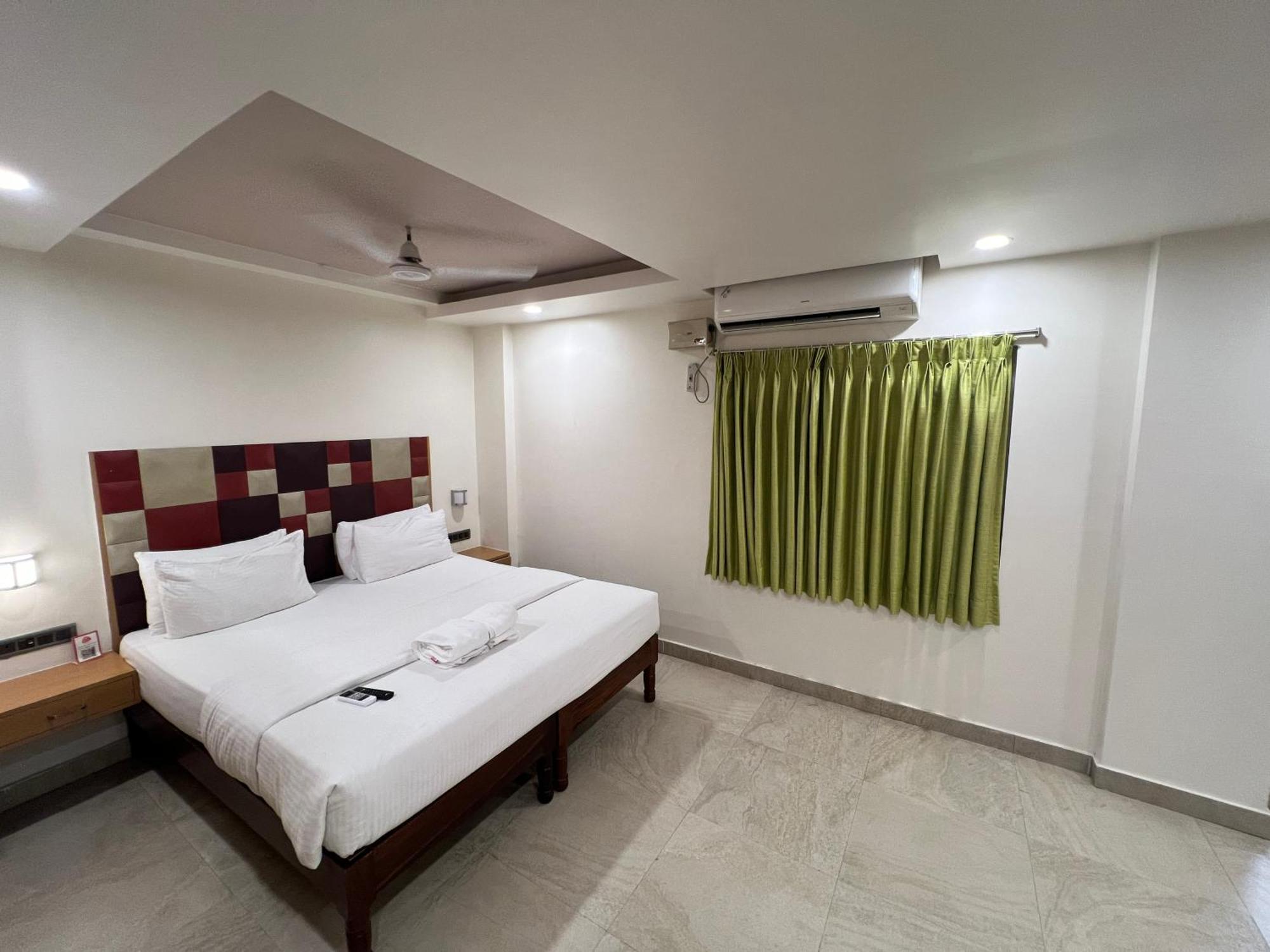 Diviyum Manor Hotell Port Blair Exteriör bild