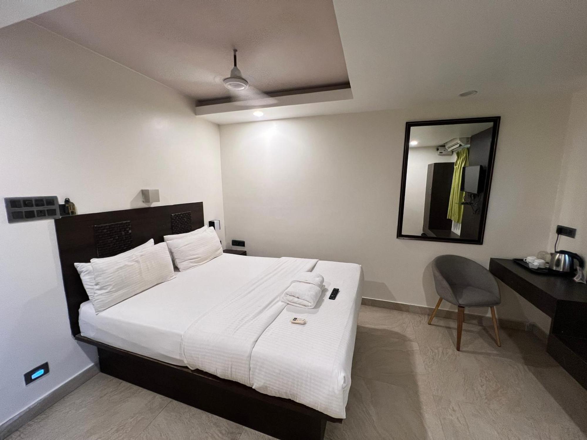Diviyum Manor Hotell Port Blair Exteriör bild