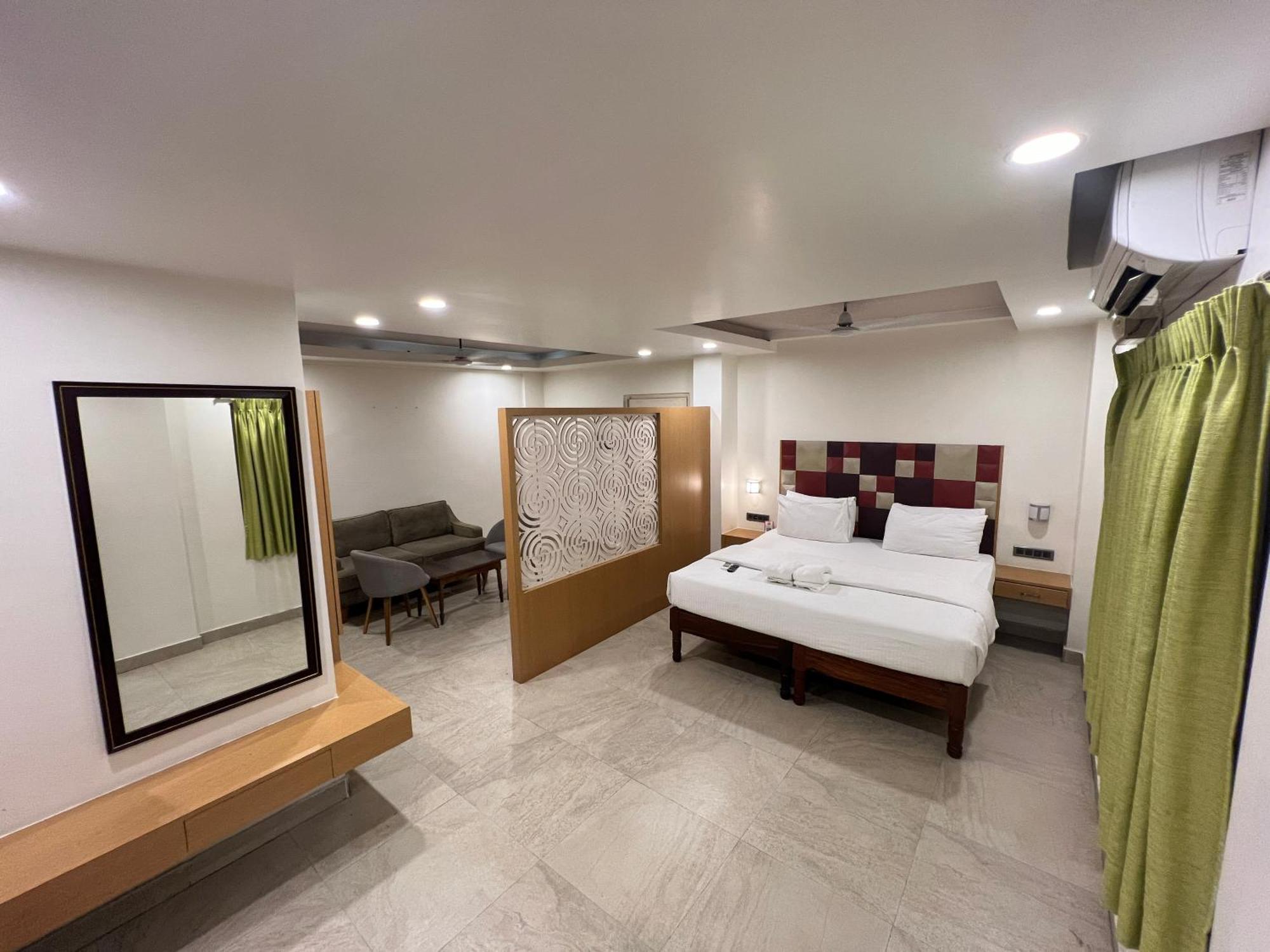 Diviyum Manor Hotell Port Blair Exteriör bild