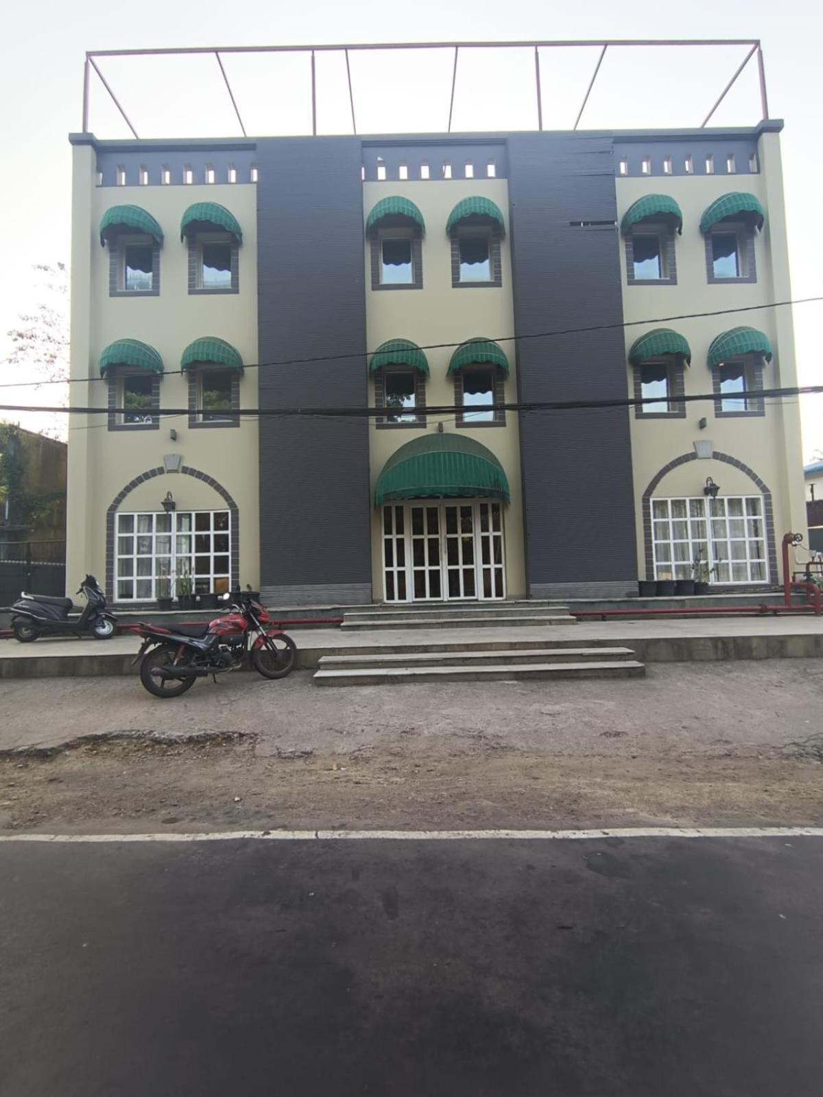 Diviyum Manor Hotell Port Blair Exteriör bild